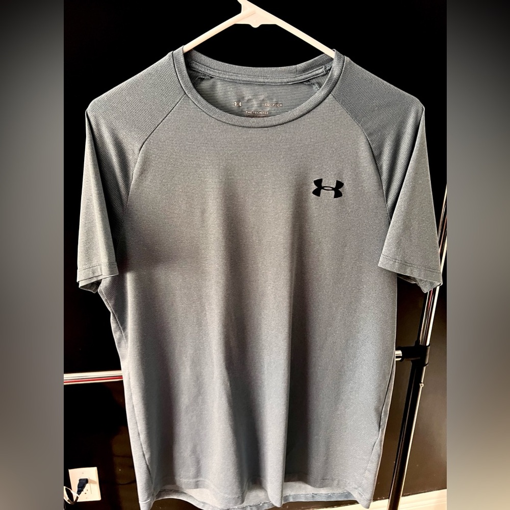 Under Armour Dri Fit T Shirt // Size Small